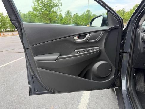 Used 2021 Hyundai Kona Ultimate FWD image 11
