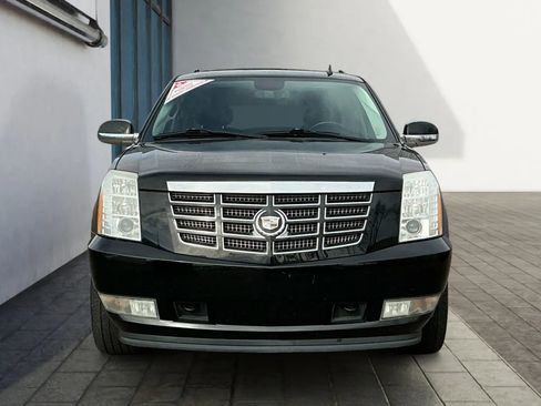 Used 2010 Cadillac Escalade Premium image 7