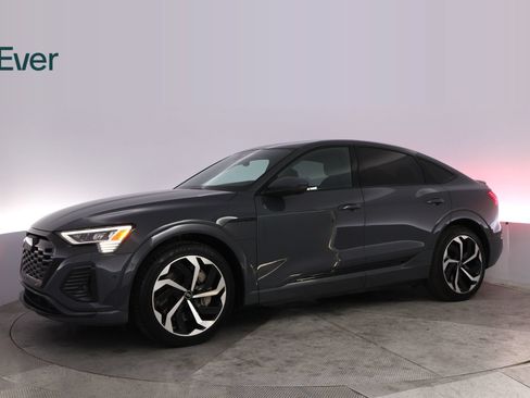 Used 2024 Audi Q8 e-tron Premium Plus w/ Premium Plus Package AWD/4WD image 18