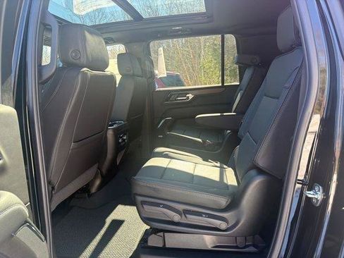 New 2026 GMC Yukon XL Denali w/ Sun & Power Step Package AWD/4WD image 28