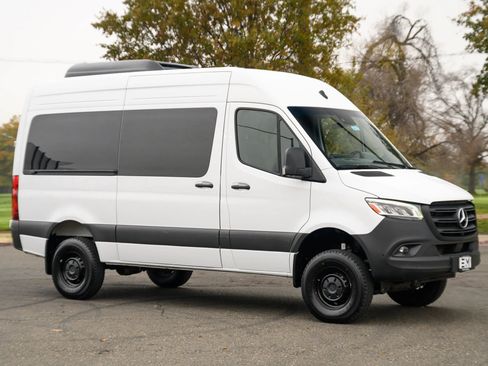 Used 2024 Mercedes-Benz Sprinter 2500 image 1