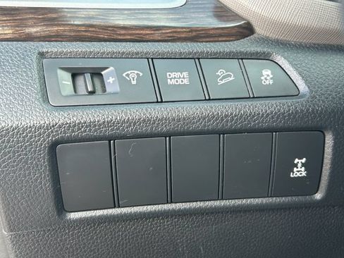 Used 2018 Hyundai Santa Fe Sport AWD/4WD image 22