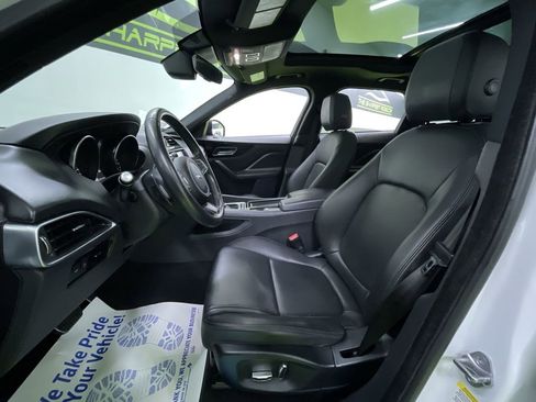 Used 2019 Jaguar F-PACE Premium image 17