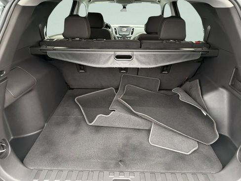 Used 2023 Chevrolet Equinox LT w/ Driver Convenience Package image 7