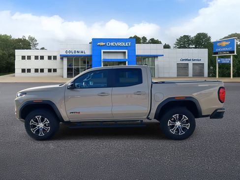 Used 2024 GMC Canyon AT4 w/ AT4 Premium Package image 6