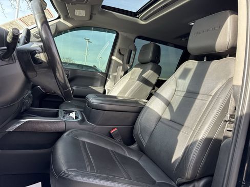 Used 2020 GMC Sierra 3500 Denali w/ Denali Ultimate Package image 18