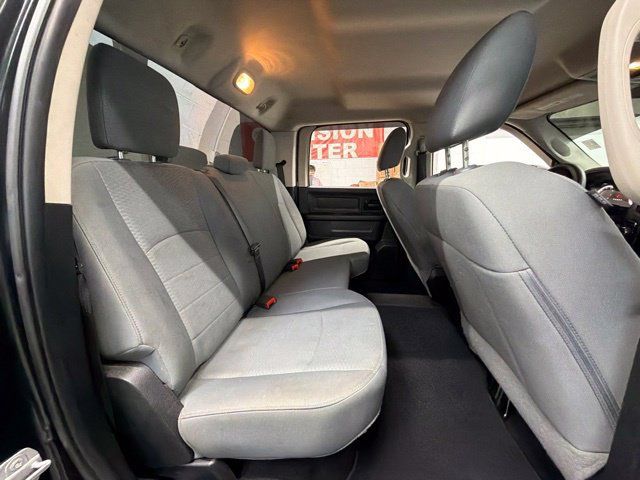 Used 2018 RAM 1500 Express w/ Black Ram 1500 Express Group AWD/4WD image 10