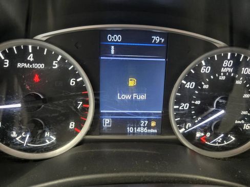 Used 2019 Nissan Sentra SR FWD image 18