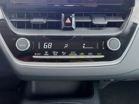 Used 2024 Toyota Corolla LE w/ LE Convenience Package image 14