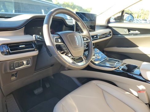 Used 2022 Lincoln Nautilus FWD w/ Premium Package image 14