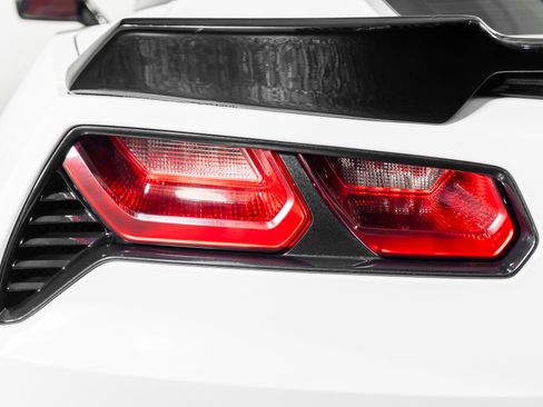 Used 2014 Chevrolet Corvette Stingray Coupe image 12