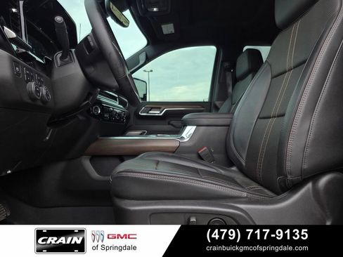 Used 2024 Chevrolet Silverado 2500 High Country w/ Technology Package AWD/4WD image 11