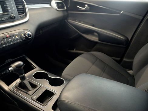 Used 2018 Kia Sorento L image 26
