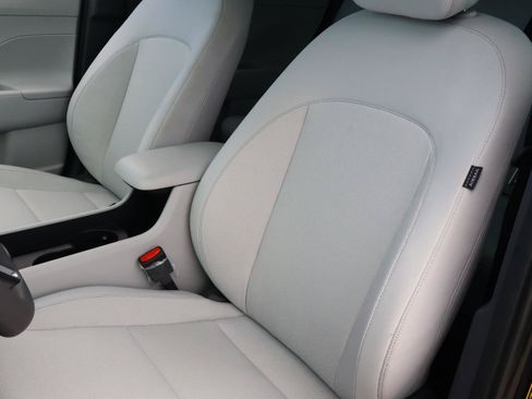 Used 2026 Hyundai Kona SE FWD image 11