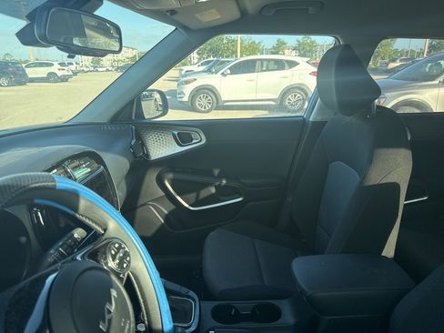 Used 2024 Kia Soul S image 10
