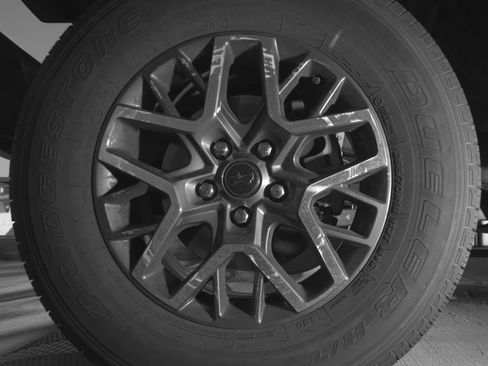 Used 2025 Jeep Wrangler Sahara image 12