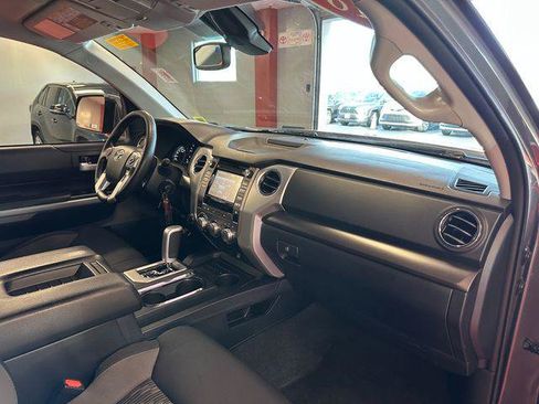 Certified 2018 Toyota Tundra SR5 w/ TRD Off Road Package AWD/4WD image 17