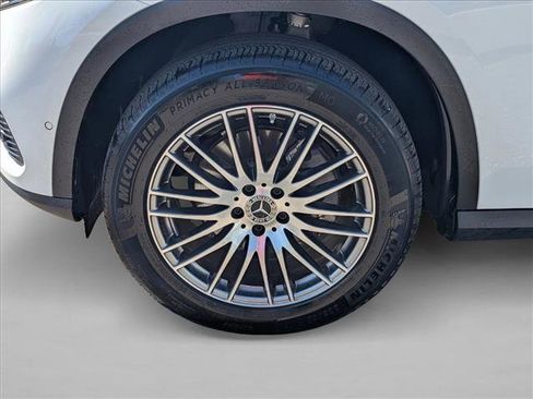 Certified 2025 Mercedes-Benz GLC 300 image 22