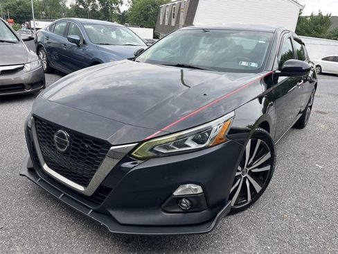 Used 2019 Nissan Altima 2.5 SR w/ SR Premium Package AWD/4WD image 1
