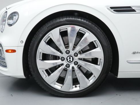Used 2022 Bentley Flying Spur Plug-In Hybrid AWD/4WD image 42