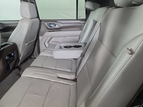 Used 2021 Chevrolet Suburban LT AWD/4WD image 27