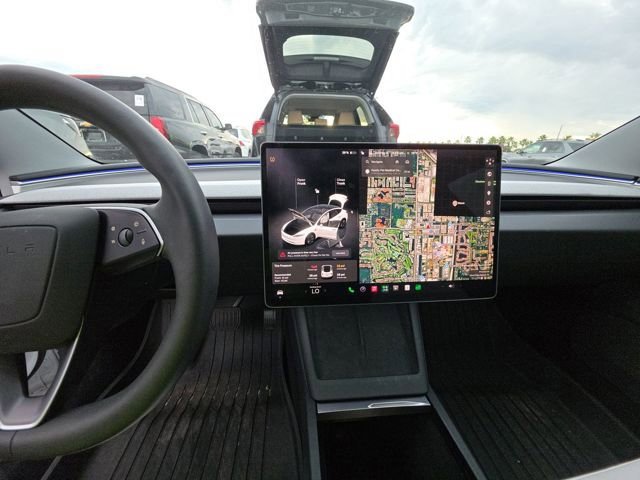 Used 2025 Tesla Model 3 Long Range RWD image 13