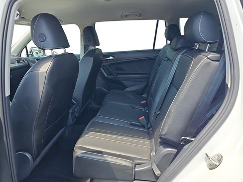 Used 2023 Volkswagen Tiguan SE FWD image 11