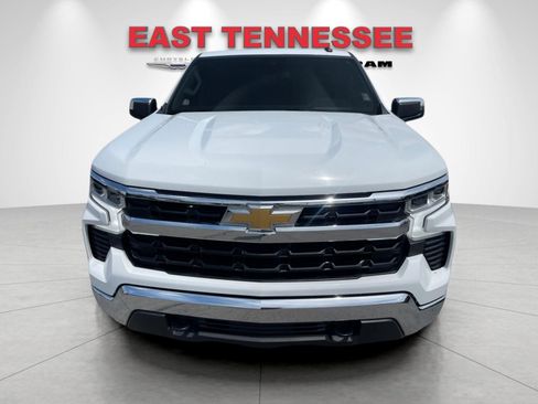 Used 2022 Chevrolet Silverado 1500 LT AWD/4WD image 9