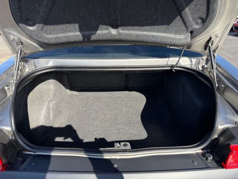 Used 2011 Dodge Challenger image 29