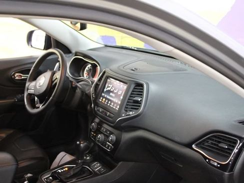 Used 2023 Jeep Cherokee Altitude Lux AWD/4WD image 12