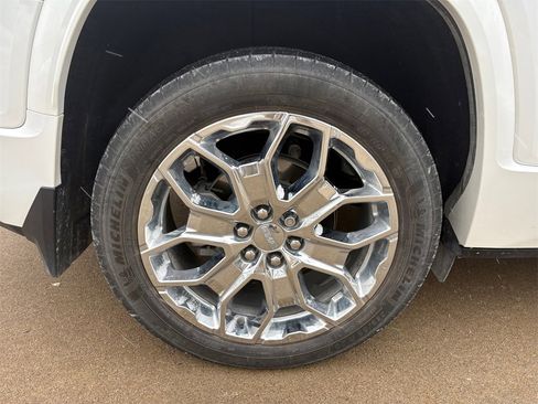 Used 2022 GMC Acadia Denali w/ Denali Ultimate Package image 19