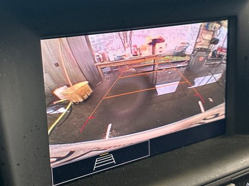 Used 2024 GMC Terrain SLE image 20