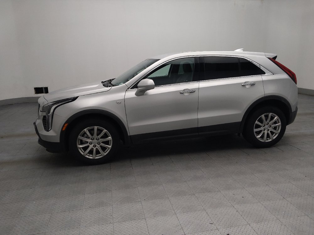 Used 2020 Cadillac XT4 Luxury w/ Cold Weather Package FWD image 2