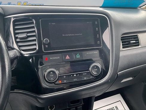 Used 2018 Mitsubishi Outlander SE AWD/4WD image 13