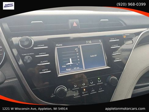 Used 2018 Toyota Camry LE image 16