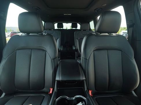 New 2025 Jeep Grand Cherokee L Limited w/ Luxury Tech Group II image 37