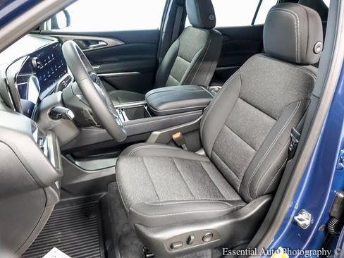 New 2026 Chevrolet Traverse LT w/ Driver Confidence Package image 9