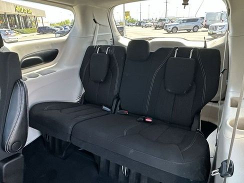 Used 2023 Chrysler Voyager LX FWD image 22