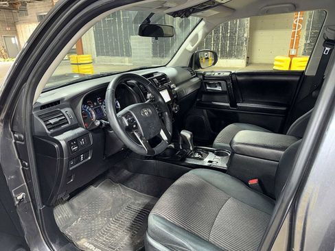 Used 2017 Toyota 4Runner TRD Off-Road image 29