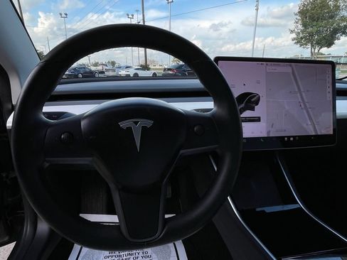 Used 2018 Tesla Model 3 Long Range image 19