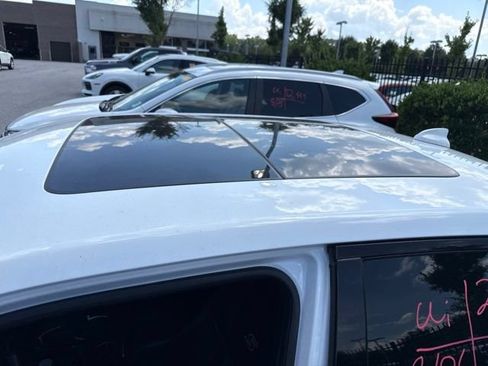 Used 2022 Chrysler 300 S RWD image 11