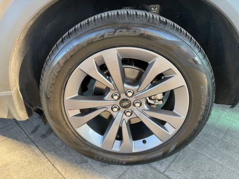 Used 2023 Ford Explorer XLT w/ Equipment Group 202A image 4