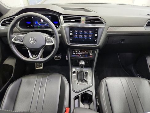 Certified 2023 Volkswagen Tiguan SE R-Line image 7