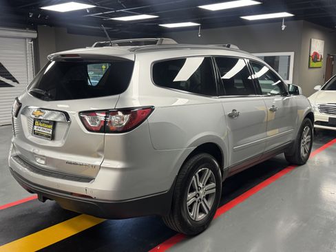 Used 2015 Chevrolet Traverse LT FWD image 6