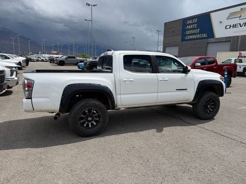 Used 2021 Toyota Tacoma TRD Sport w/ TRD Premium Sport Package image 4