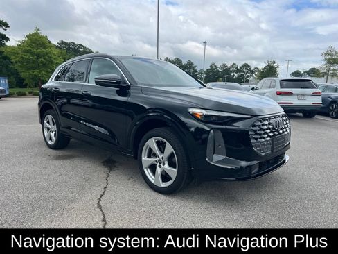 Used 2025 Audi Q5 Premium w/ Premium Plus AWD/4WD image 3