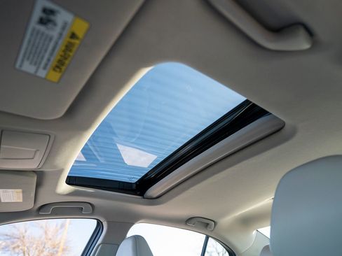 Certified 2016 Acura TLX w/ Technology Package image 24