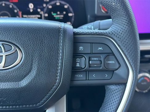 Certified 2025 Toyota Tacoma TRD Off-Road image 28