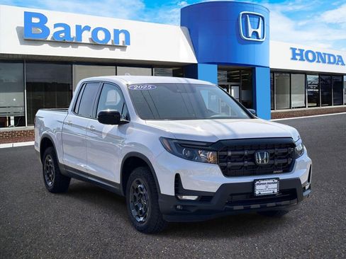 Certified 2025 Honda Ridgeline Sport+ image 1