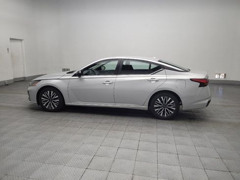 Used 2024 Nissan Altima 2.5 SV image 3